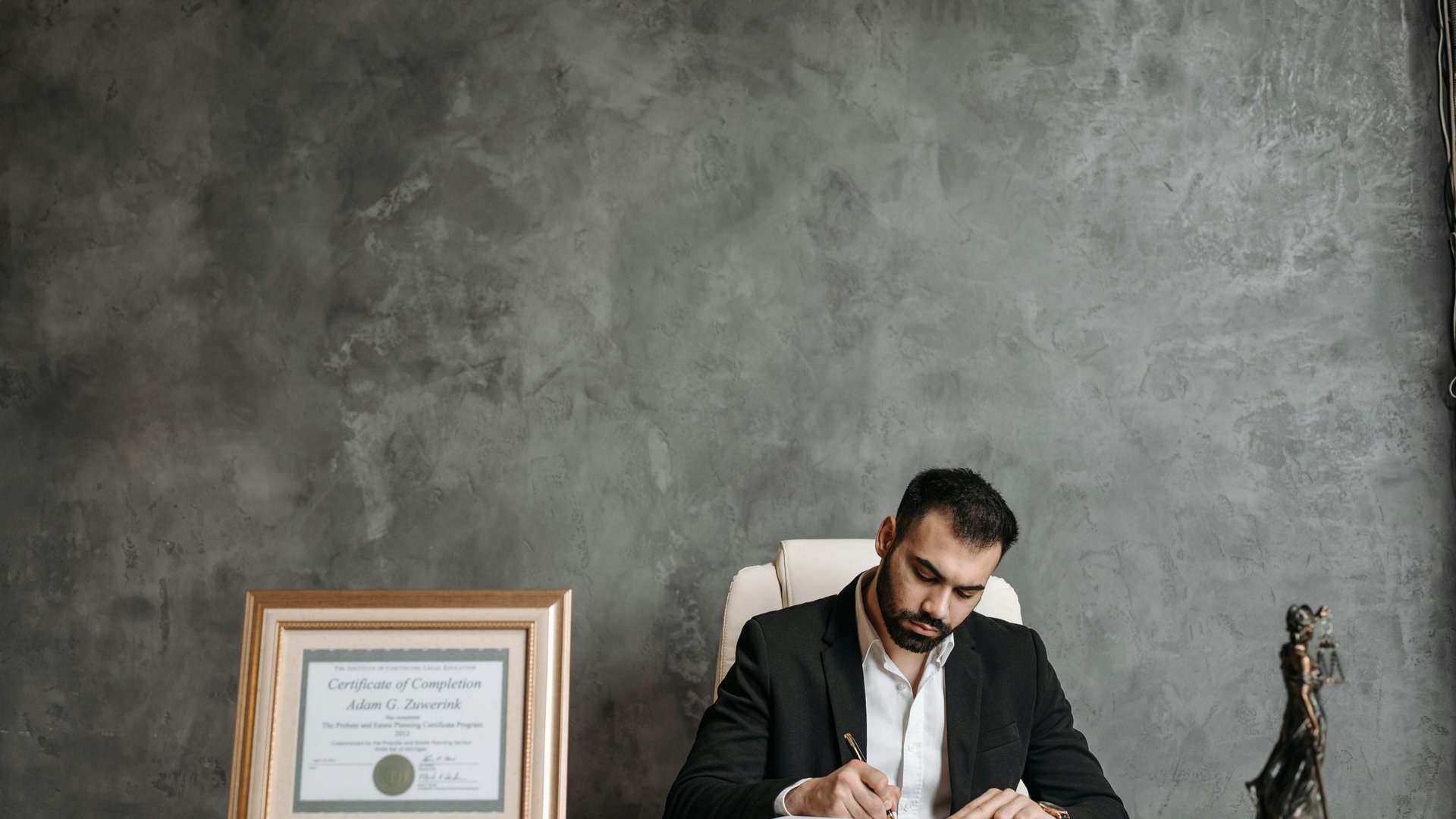 how newcomers to Canada break into IT — How Newcomers to Canada Break Into IT | photo by Pavel Danilyuk via Pexels