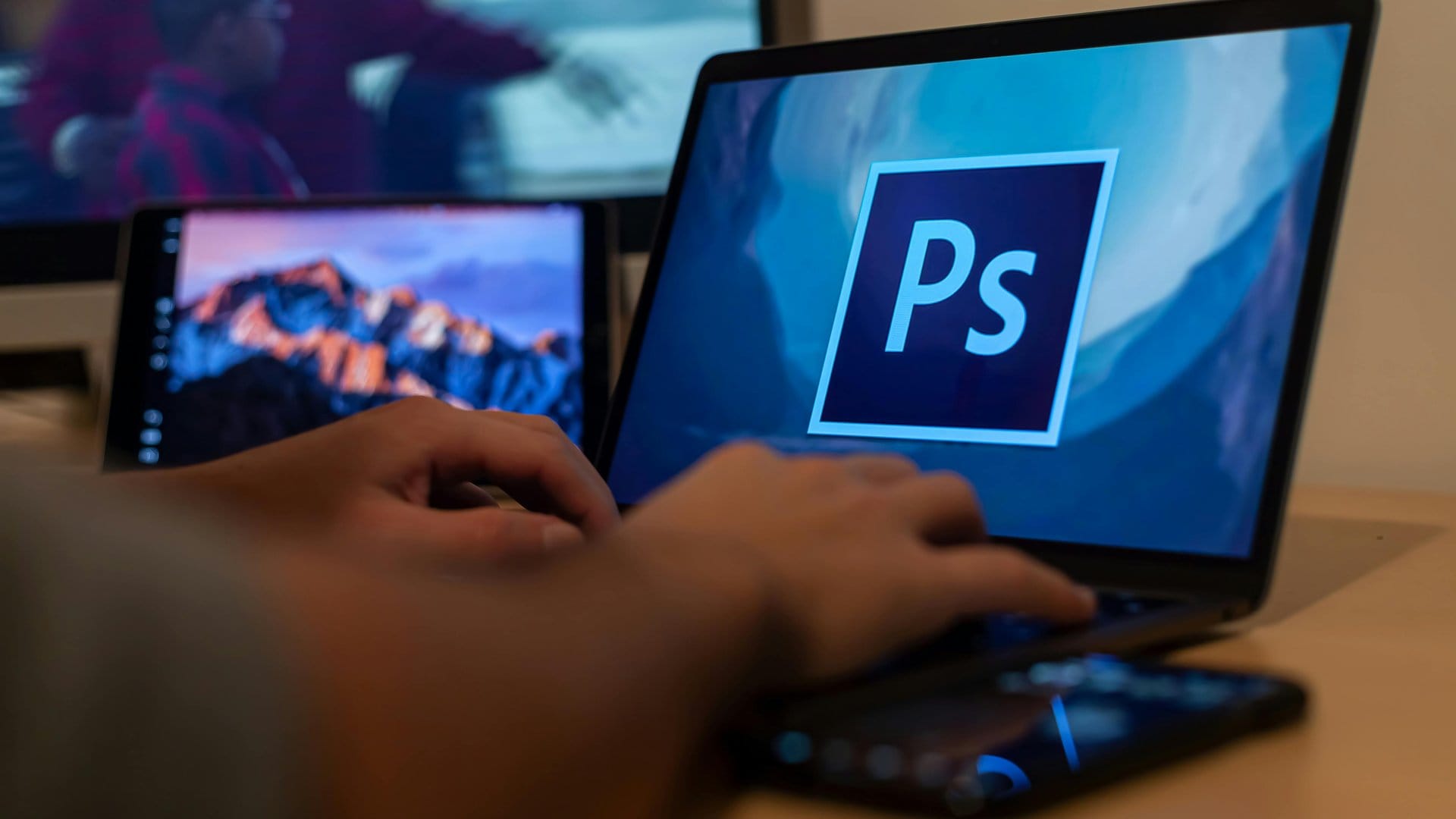 Adobe Illustrator training — Adobe Illustrator Training: What Professionals Learn | photo by Luca Sammarco via Pexels