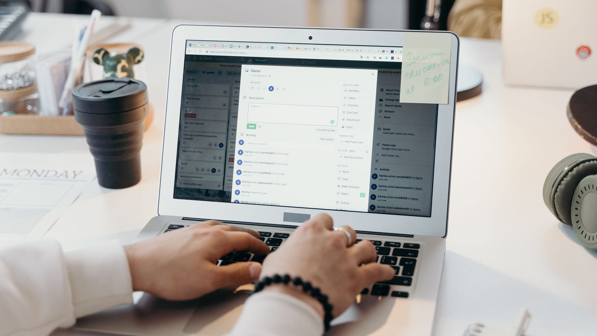Microsoft Outlook productivity tips for office professionals — Microsoft Outlook Productivity Tips for Office Professionals | photo by cottonbro studio via Pexels