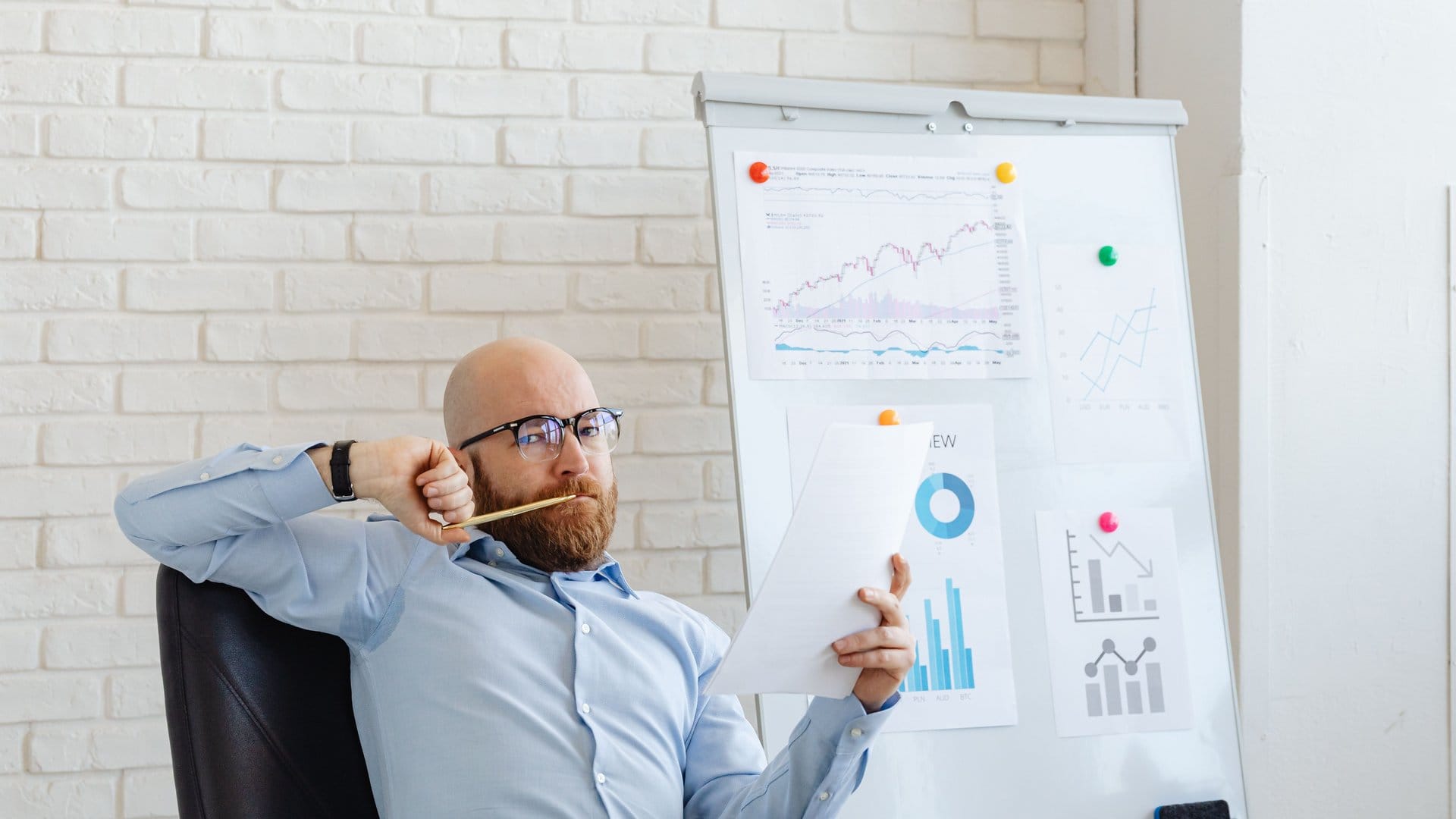 Azure vs on-premises IT teams — Azure vs On-Premises: What IT Teams Need to Know | photo by www.kaboompics.com via Pexels