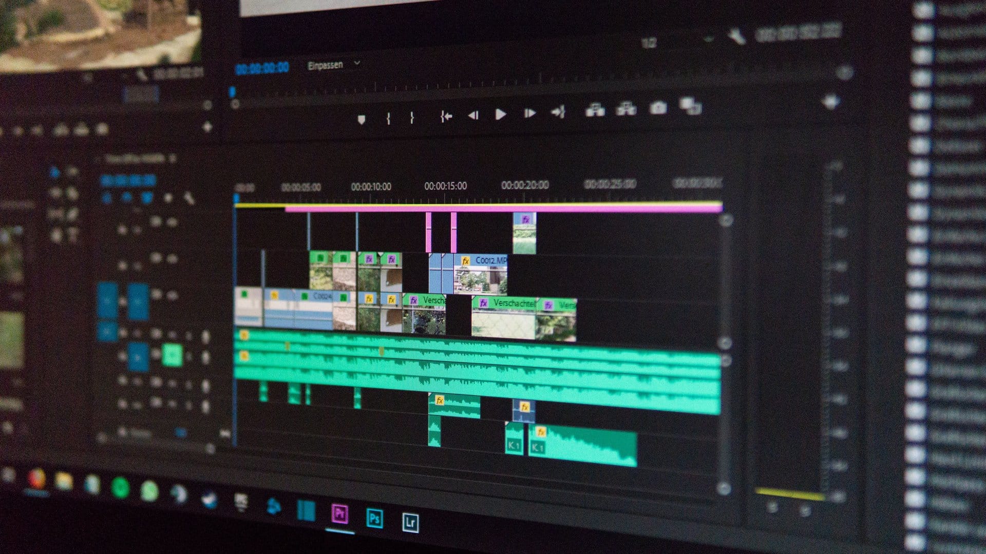 Adobe After Effects training — Adobe After Effects Training: What Creative Professionals Learn | photo by Alex Fu via Pexels