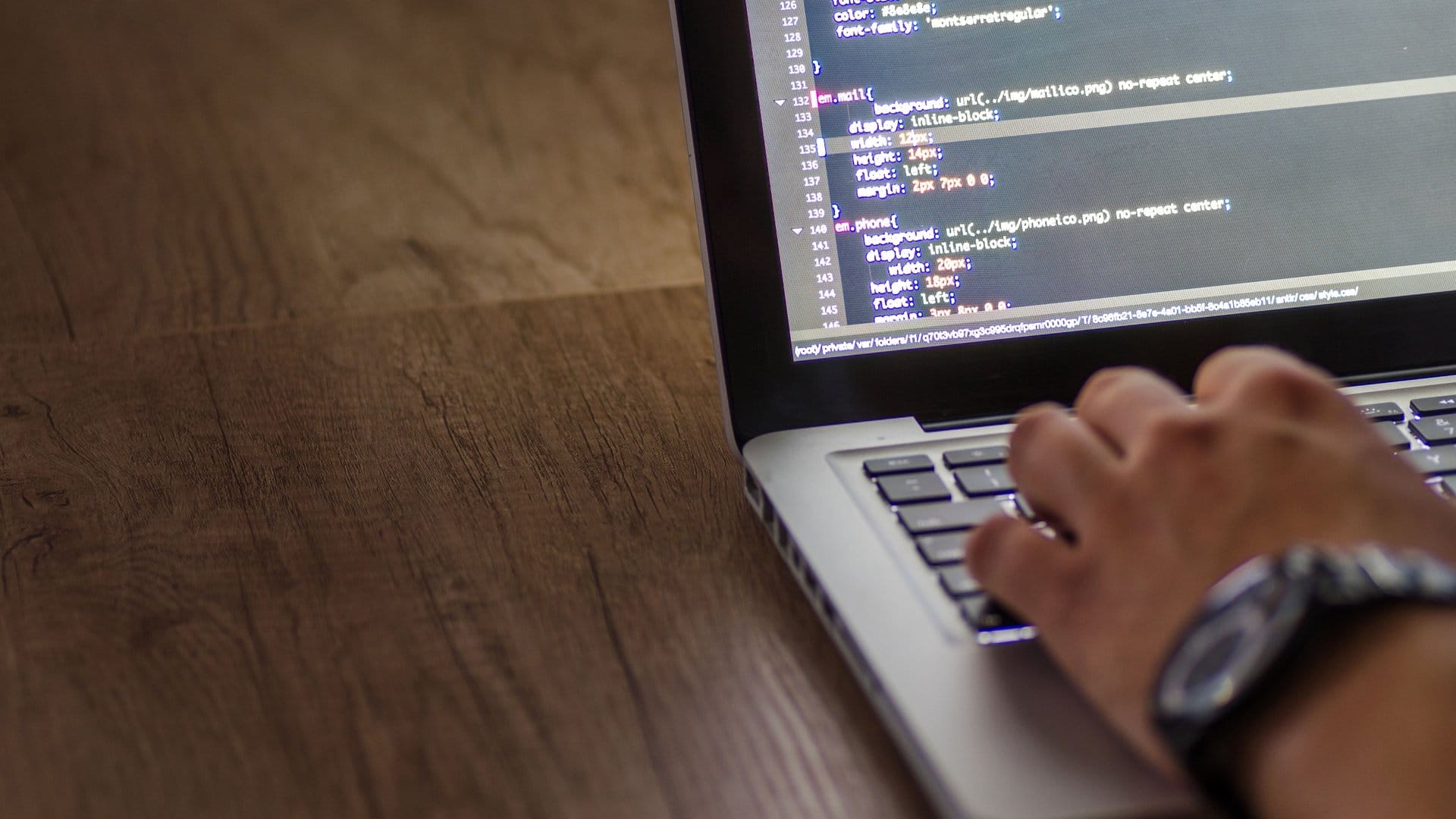 Python for IT professionals 2026 — Should IT Professionals Learn Python in 2026? | photo by Lukas Blazek via Pexels
