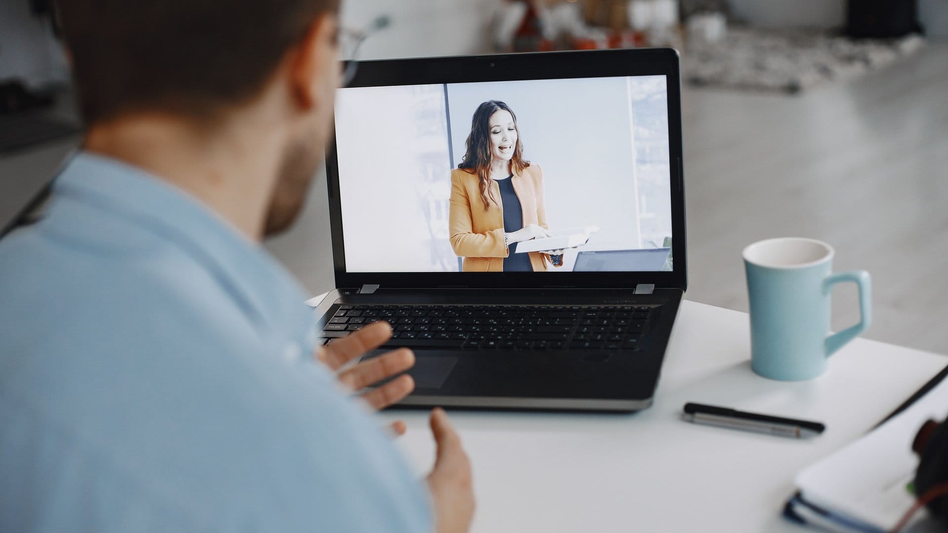 IT training for remote and hybrid teams — How to Plan IT Training for Remote and Hybrid Teams | photo by Gustavo Fring via Pexels