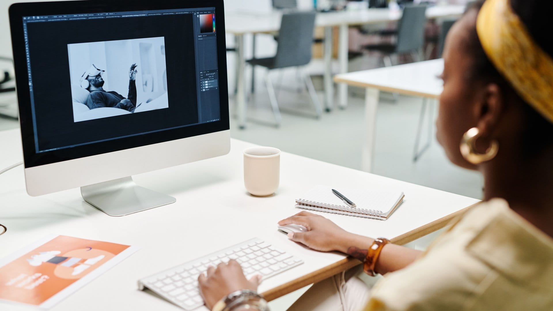 Adobe Photoshop vs Illustrator — Adobe Photoshop vs Illustrator: Which Should You Learn First | photo by Darlene Alderson via Pexels