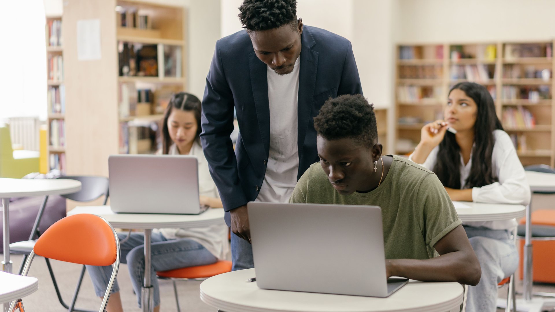 Canadian IT experience for international students — How International Students Build Canadian IT Experience Before Their First Job | photo by Mikhail Nilov via Pexels